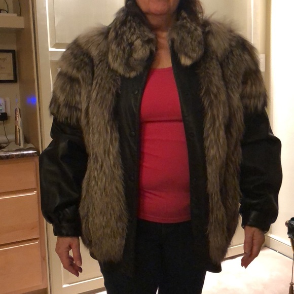 Raccoon Fur 🦝 & Leather Coat - Picture 9 of 16